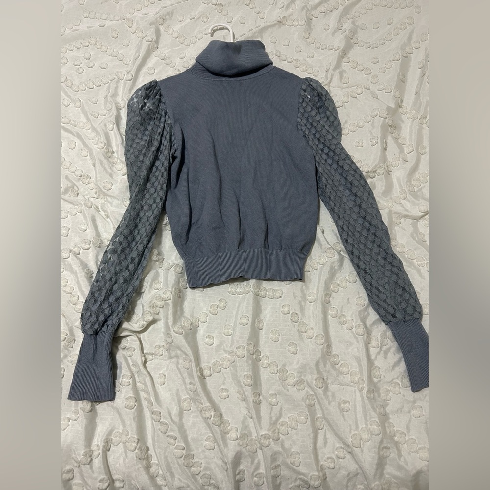 Small in women’s, love tree brand, blue turtle neck